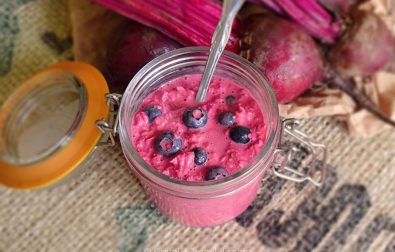 beetroot-blueberry-overnight-oats